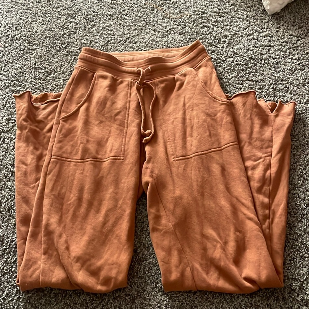 Super cute arie flare sweats!